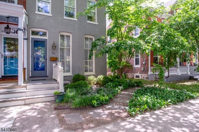 55 Elm St, Lambertville City, NJ 08530