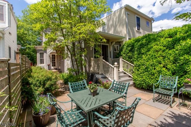 55 Elm St, Lambertville City, NJ 08530
