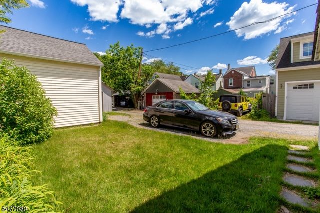 55 Elm St, Lambertville City, NJ 08530