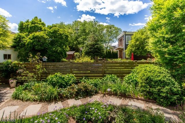 55 Elm St, Lambertville City, NJ 08530