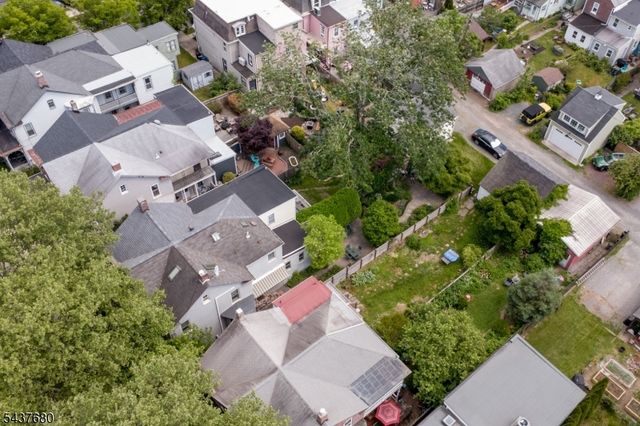 55 Elm St, Lambertville City, NJ 08530