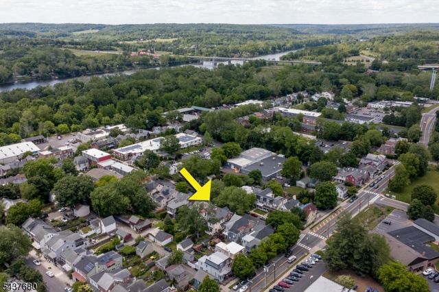 55 Elm St, Lambertville City, NJ 08530