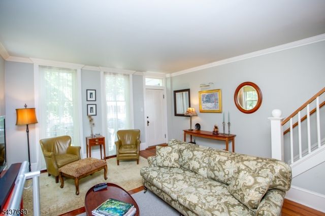 55 Elm St, Lambertville City, NJ 08530