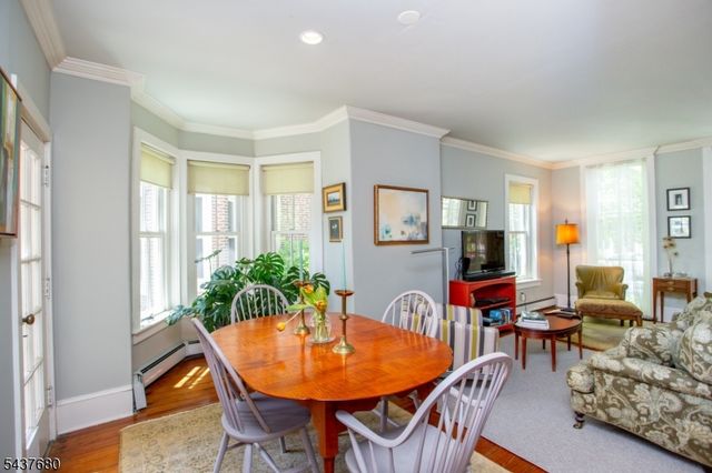55 Elm St, Lambertville City, NJ 08530