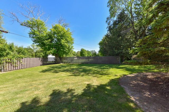 N96W20275 County Line ROAD, Menomonee Falls, WI 53051