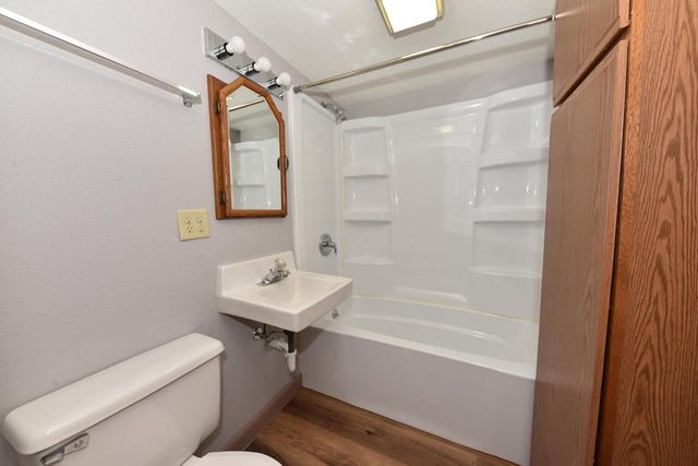 N96W20275 County Line ROAD, Menomonee Falls, WI 53051
