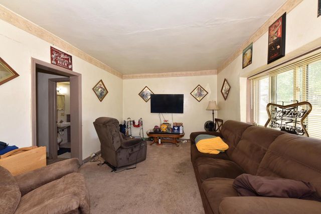 N96W20275 County Line ROAD, Menomonee Falls, WI 53051