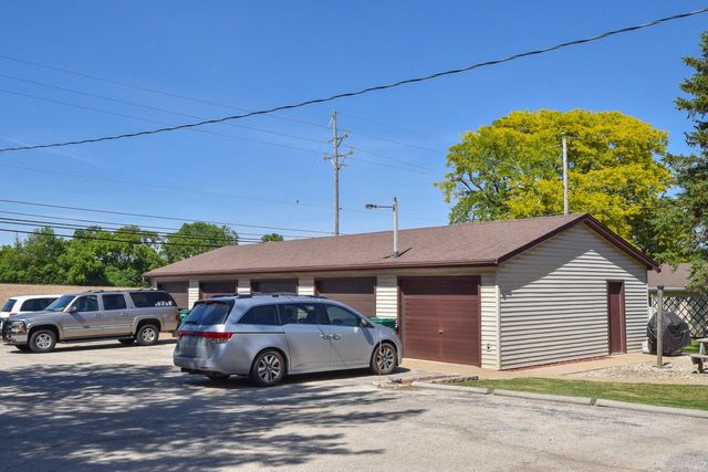 N96W20275 County Line ROAD, Menomonee Falls, WI 53051