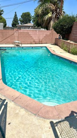 13229 Schoenborn, Sun Valley, CA 91352