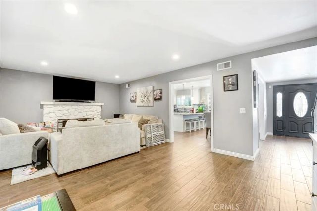 11800 Gager, Sylmar, CA 91342