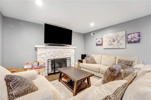 11800 Gager, Sylmar, CA 91342