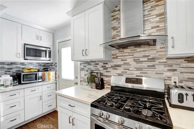 11800 Gager, Sylmar, CA 91342