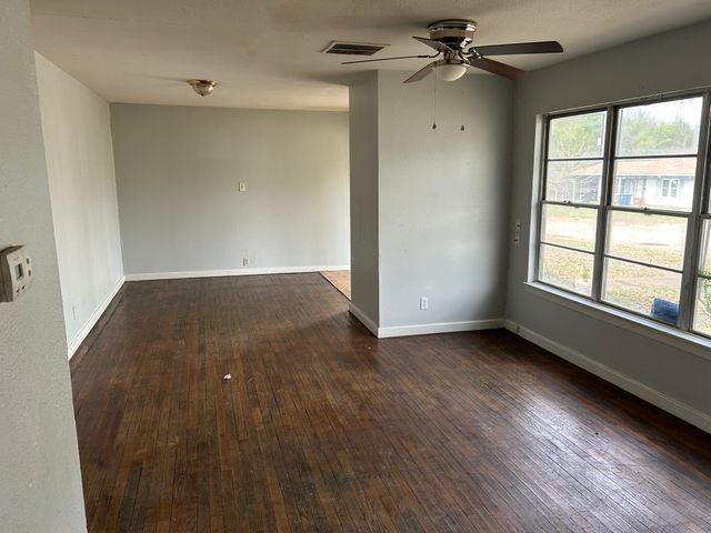 119 Vandenburg Drive, Denison, TX 75020