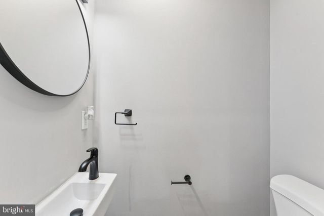 1525 MORRIS RD SE, Washington, DC 20020