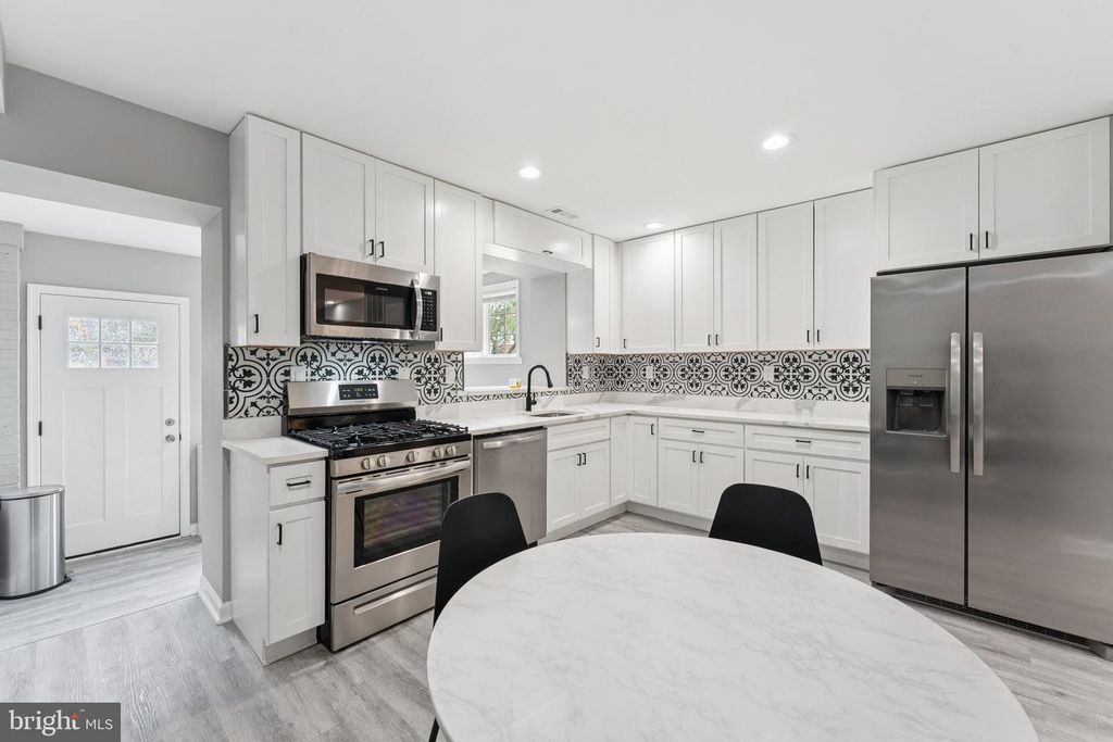 1525 MORRIS RD SE, Washington, DC 20020