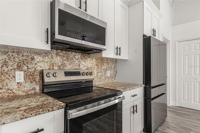 2402 AVALON COURT, Kissimmee, FL 34743