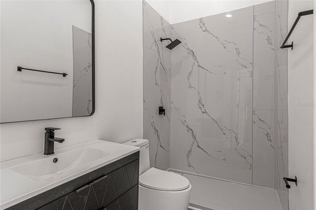 2402 AVALON COURT, Kissimmee, FL 34743