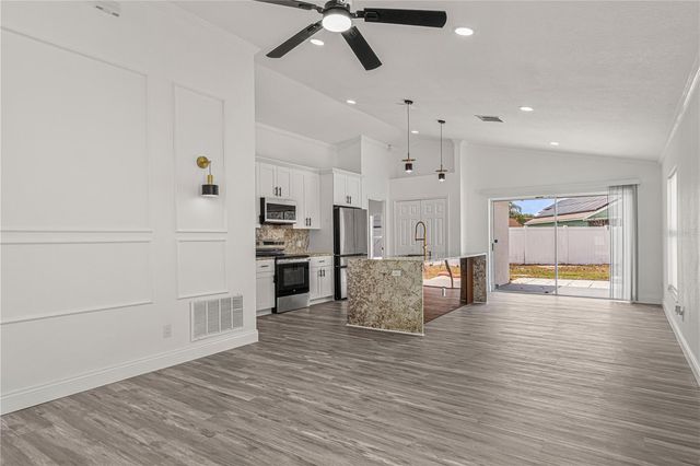 2402 AVALON COURT, Kissimmee, FL 34743