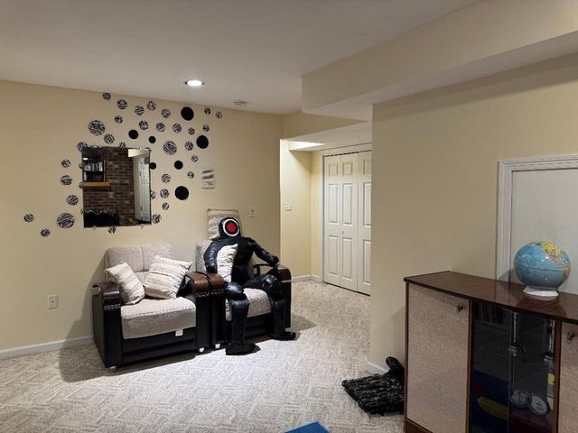 19 Fairview Rd, Framingham, MA 01701