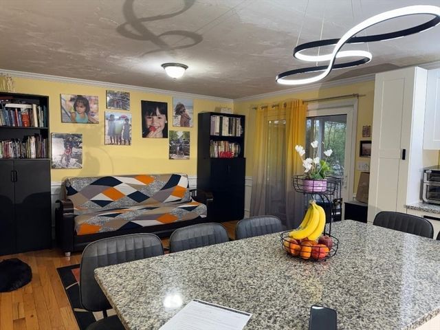 19 Fairview Rd, Framingham, MA 01701