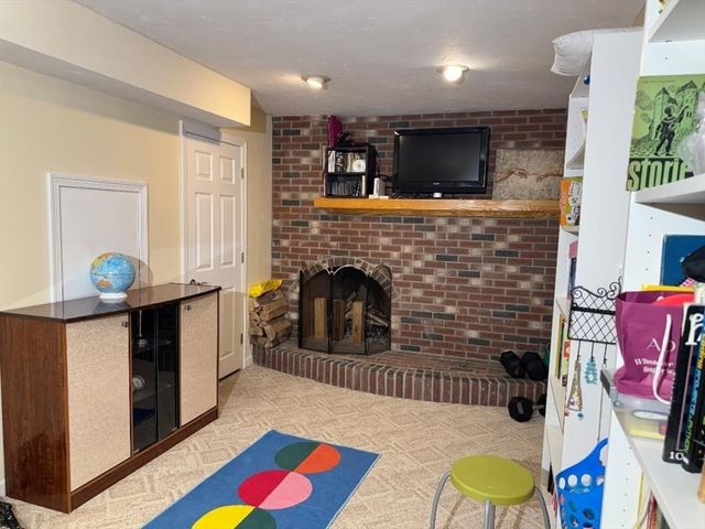 19 Fairview Rd, Framingham, MA 01701