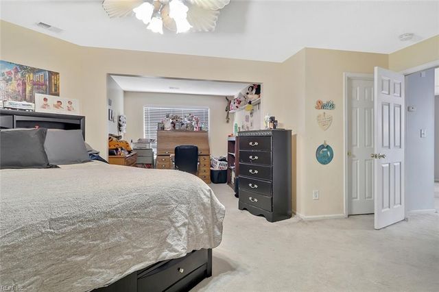 262 Weatherford Way, Newport News, VA 23602