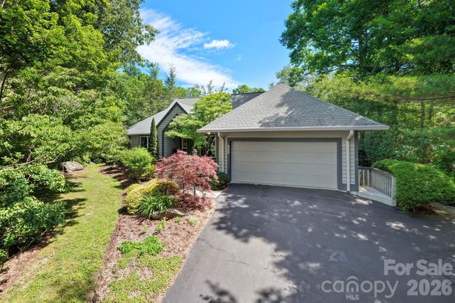 168 Overlook Drive, Flat Rock, NC 28731
