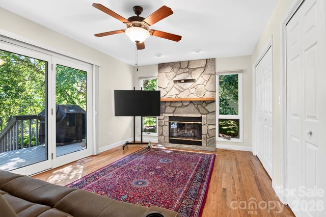 168 Overlook Drive, Flat Rock, NC 28731