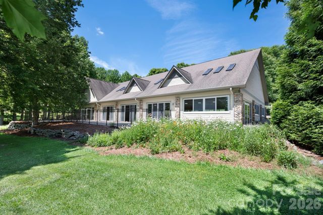 168 Overlook Drive, Flat Rock, NC 28731