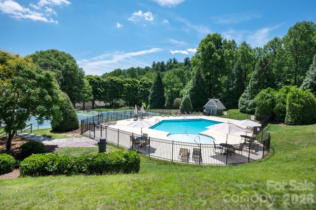 168 Overlook Drive, Flat Rock, NC 28731