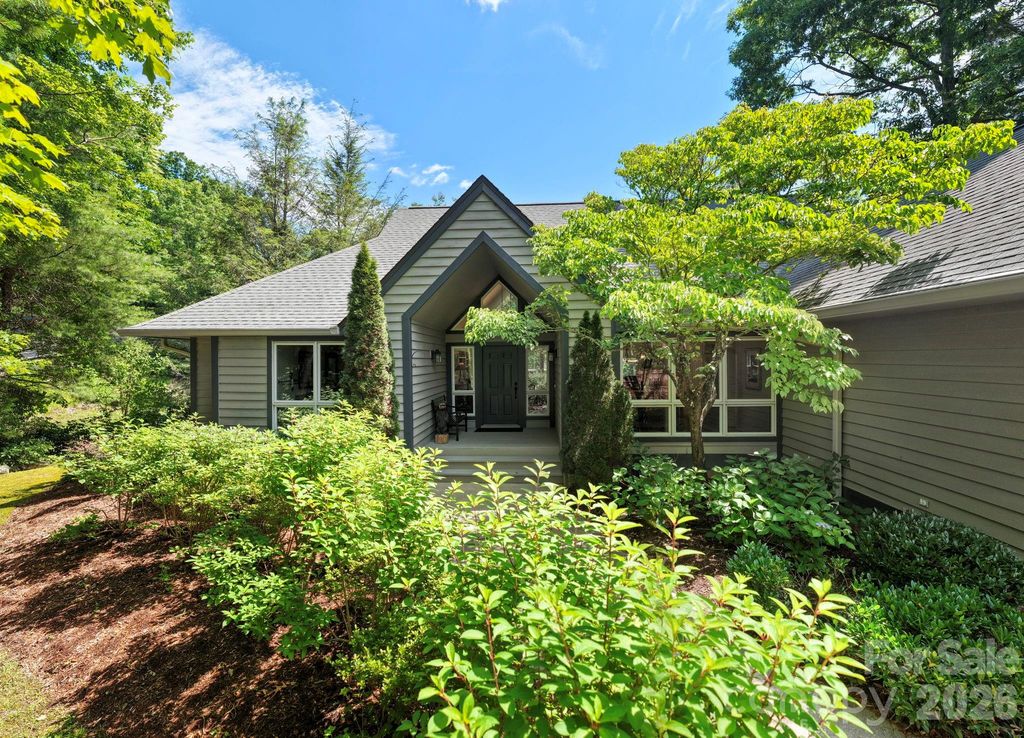168 Overlook Drive, Flat Rock, NC 28731