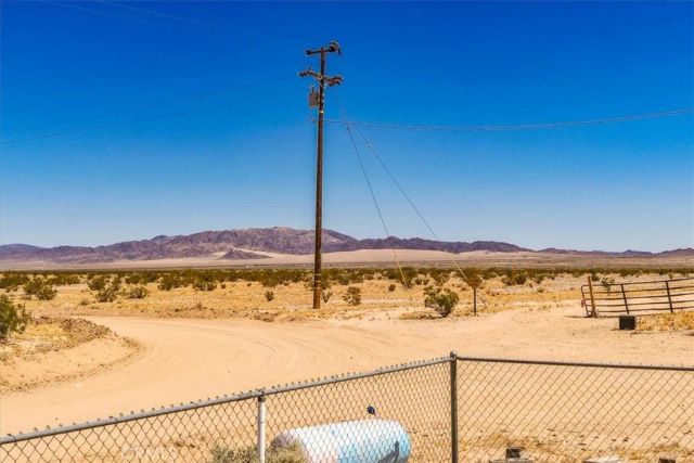 5132 Kelly Road, 29 Palms, CA 92277