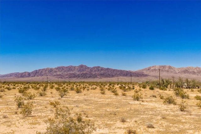 5132 Kelly Road, 29 Palms, CA 92277