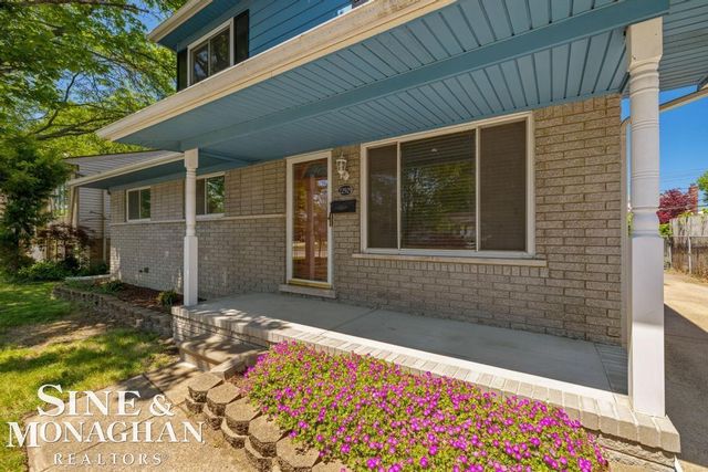 22929 Clairwood Street, St Clair Shores, MI 48080