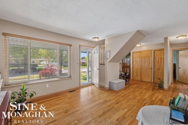 22929 Clairwood Street, St Clair Shores, MI 48080