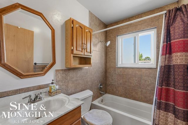 22929 Clairwood Street, St Clair Shores, MI 48080