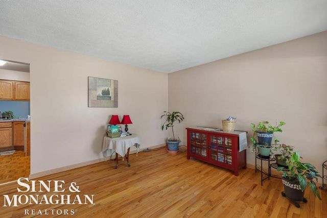 22929 Clairwood Street, St Clair Shores, MI 48080