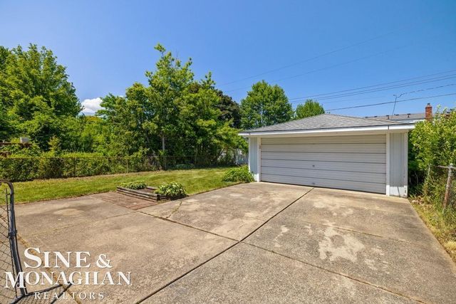 22929 Clairwood Street, St Clair Shores, MI 48080