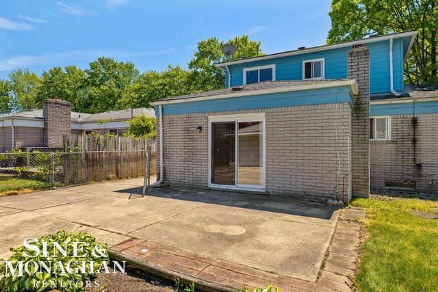 22929 Clairwood Street, St Clair Shores, MI 48080