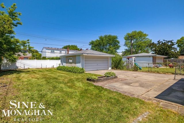 22929 Clairwood Street, St Clair Shores, MI 48080