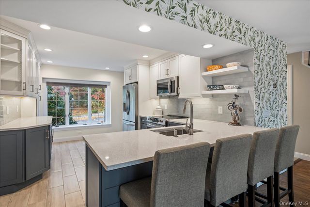 515 High Street 10, Port Jefferson, NY 11777