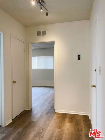 935 N Alfred Street 5, West Hollywood, CA 90069