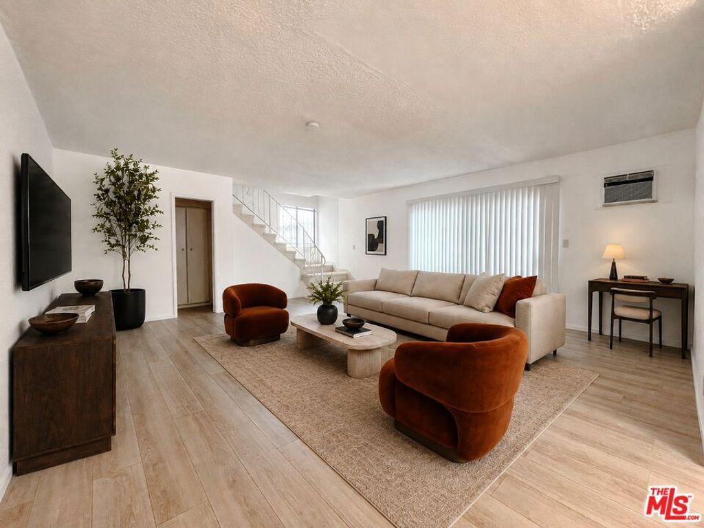 935 N Alfred Street 5, West Hollywood, CA 90069