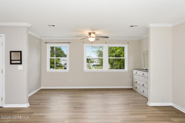 10 S Gateway Street, Toms River, NJ 08753