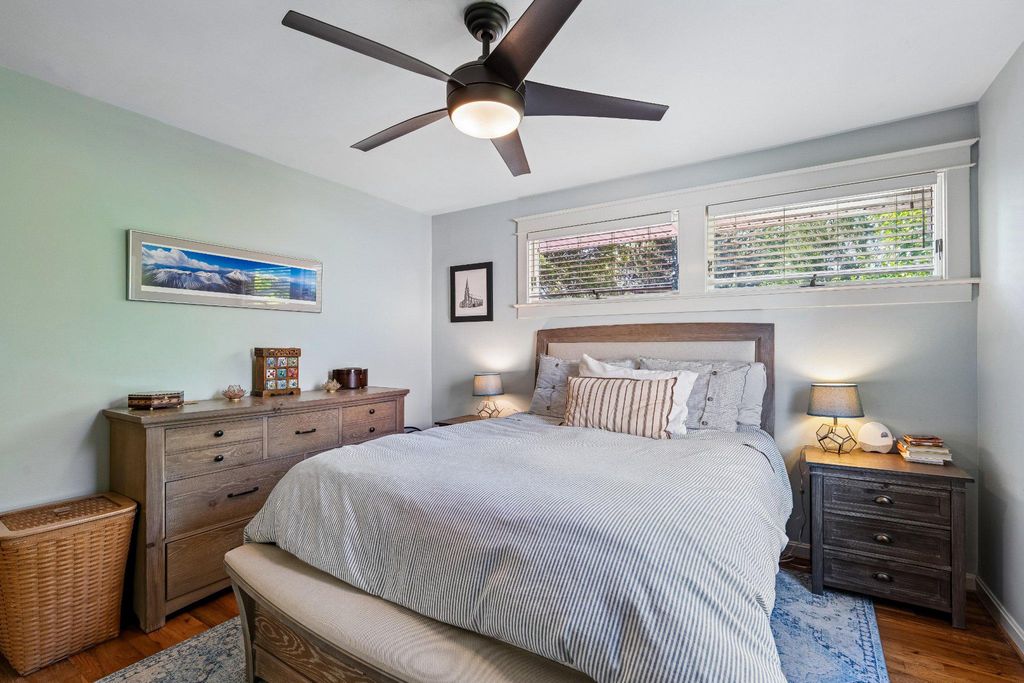 Image 15 of property listing at 905 ROBIN RD, Silver Spring, MD 20901