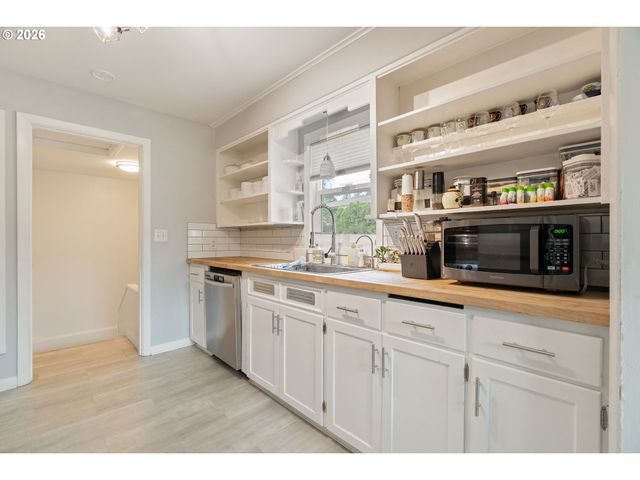 10520 Se HOLGATE Blvd, Portland, OR 97266