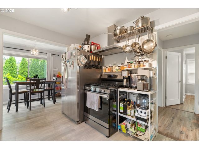 10520 Se HOLGATE Blvd, Portland, OR 97266