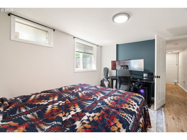 10520 Se HOLGATE Blvd, Portland, OR 97266