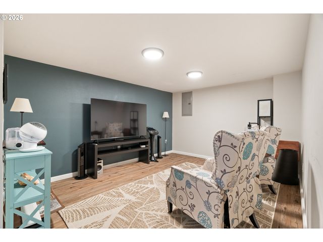 10520 Se HOLGATE Blvd, Portland, OR 97266