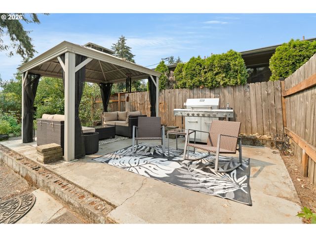 10520 Se HOLGATE Blvd, Portland, OR 97266